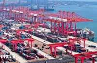 Quang cảnh cảng hàng hóa tại tỉnh Sơn Đông, Trung Quốc. (Ảnh: THX/TTXVN)