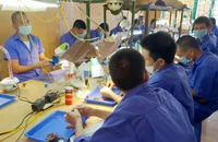 Các học viên được đào tạo nghề trong cơ sở cai nghiện ma túy bắt buộc.