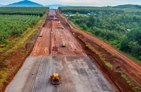 Công trường thi công cao tốc bắc-nam giai đoạn 2 đoạn Phan Thiết-Dầu Giây-Vĩnh Hảo. (Ảnh KIM CƯƠNG)