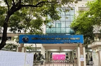 Trường THPT chuyên Ngoại ngữ.