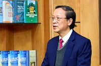 Thứ trưởng Giáo dục và Đào tạo Phạm Ngọc Thưởng trao đổi về Thông tư số 29, quy định về dạy thêm, học thêm.
