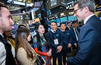 Đoàn công tác của tỉnh Vĩnh Phúc thăm Sàn giao dịch chứng khoán New York.