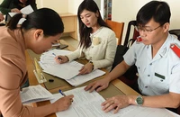 Bảo hiểm xã hội Hà Nội công bố quyết định thanh tra doanh nghiệp chậm đóng bảo hiểm xã hội, bảo hiểm y tế, bảo hiểm thất nghiệp ở địa bàn năm 2023. (Ảnh: HSS)