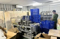 Hệ thống máy móc tự động để sản xuất mỹ phẩm, thực phẩm chức năng giả.