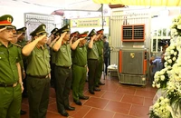 Đoàn công tác Bộ Công an viếng đồng chí Nguyễn Đăng Khải.