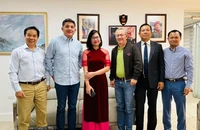 Bộ trưởng Bộ Nông nghiệp và Đất đai Julio Leon (thứ 3 từ trái qua) tiếp Đoàn doanh nghiệp Việt Nam. (Ảnh: Đại sứ quán Việt Nam tại Venezuela)