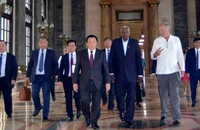 Chủ tịch Quốc hội Cuba Esteban Lazo đã đón đồng chí Nguyễn Xuân Thắng và Đoàn đại biểu Việt Nam. (Ảnh: Đại sứ quán Việt Nam tại Cuba)