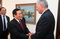 Đồng chí Miguel Diaz Canel Bermudez tiếp đồng chí Nguyễn Xuân Thắng. (Ảnh: Đại sứ quán Việt Nam tại Cuba)
