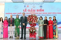 Buổi lễ có sự tham dự của Đại sứ nước Cộng hòa Pháp tại Việt Nam Olivier Brochet.