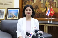 Đại biện lâm thời Đại sứ quán Việt Nam tại Thái Lan Bùi Thị Huệ trả lời phỏng vấn báo chí.