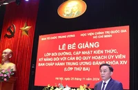 Đồng chí Trần Cẩm Tú, Ủy viên Bộ Chính trị, Thường trực Ban Bí thư phát biểu ý kiến tại Lễ bế giảng lớp bồi dưỡng, cập nhật kiến thức, kỹ năng đối với cán bộ quy hoạch Ủy viên Trung ương Đảng khóa XIV (lớp thứ 3).