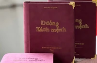 Tác phẩm "Đường Kách mệnh" của Chủ tịch Hồ Chí Minh được in theo tiêu bản gốc.
