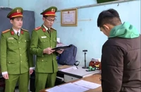 Cơ quan chức năng thi hành Lệnh bắt tạm giam bị can.