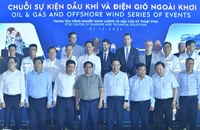 Thủ tướng Phạm Minh Chính và các đồng chí lãnh đạo, đại biểu tham dự chuỗi sự kiện dầu khí và điện gió ngoài khơi. (Ảnh: Thanh Giang)