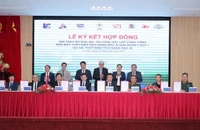 Quang cảnh lễ ký kết hợp đồng. (Ảnh: EVN)