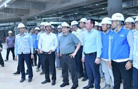 Thủ tướng Phạm Minh Chính thị sát, kiểm tra tiến độ xây dựng Nhà ga hành khách Cảng hàng không quốc tế Long Thành.(Ảnh: THANH GIANG)