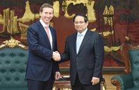 Thủ tướng Phạm Minh Chính và ông Jeffrey Perlman, Tổng Giám đốc Tập đoàn Warburg Pincus, đồng thời là Chủ tịch Hội đồng Kinh doanh ASEAN-Hoa Kỳ (USABC). (Ảnh: TRẦN HẢI)