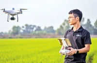 Nguyễn Văn Thiên Vũ với khát vọng ứng dụng công nghệ máy bay không người lái vào nông nghiệp.
