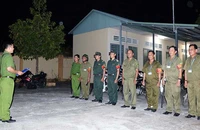 Công an tỉnh Kiên Giang triển khai mô hình "Liên kết bảo đảm an ninh trật tự" tại Khu công nghiệp Thạnh Lộc, huyện Châu Thành. (Ảnh TIẾN DŨNG)