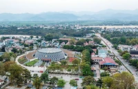 Trên nền chiến trường xưa, Điện Biên Phủ hôm nay đang đổi thay từng ngày. (Ảnh THÀNH ĐẠT)