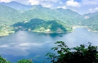 Với những tiềm năng du lịch lớn, Đà Bắc đã nỗ lực để phát triển du lịch thành kinh tế mũi nhọn.