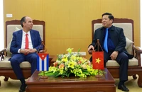 Bộ trưởng Xây dựng Trần Hồng Minh tiếp Đại sứ đặc mệnh toàn quyền Cộng hòa Cuba tại Việt Nam Rogelio Polanco Fuentes. (Ảnh: Cổng thông tin Bộ Xây dựng)