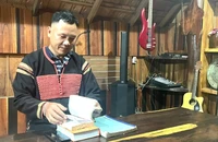 Anh Ama Nhiên, người kể sử thi của buôn Ako Dhông, phường Tân Lập, thành phố Buôn Ma Thuột, tỉnh Đắk Lắk.