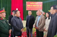 Lãnh đạo tỉnh Quảng Ninh thăm hỏi, trò chuyện với nhân dân thị trấn Cô Tô, huyện Cô Tô.