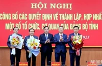 Trao Quyết định thành lập Đảng bộ các cơ quan Đảng tỉnh Thái Bình.