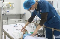 Bé trai 5 tuổi được cứu sống, hiện đang tiếp tục được các y bác sĩ Bệnh viện Nhi Thái Bình theo dõi sát sao.