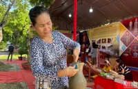 Nghề làm gốm truyền thống của người Chăm chủ yếu là nghệ nhân lớn tuổi, không còn thu hút người trẻ do thu nhập bấp bênh