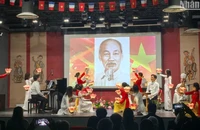 Chương trình nghệ thuật "Nhớ Bác" nằm trong chuỗi hoạt động kỷ niệm 135 năm Ngày sinh Chủ tịch Hồ Chí Minh.