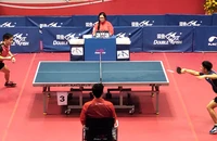 Trận chung kết đôi nam căng thẳng giữa Nguyễn Anh Tú (Hà Nội, bên trái và Đinh Anh Hoàng (T&T, bên phải) tại Giải bóng bàn các cây vợt xuất sắc quốc gia năm 2023.