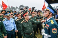 Đại tướng Phan Văn Giang chủ trì kiểm tra hợp luyện diễu binh, diễu hành trong Lễ kỷ niệm 50 năm Ngày Giải phóng miền nam, thống nhất đất nước (30/4/1975-30/4/2025) tại Trung tâm Huấn luyện quân sự quốc gia 4. (Ảnh: THÀNH ĐẠT)
