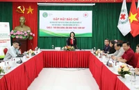 Quang cảnh buổi gặp mặt báo chí.