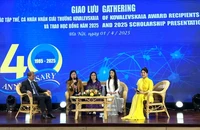 Các đại biểu chia sẻ tại buổi giao lưu.