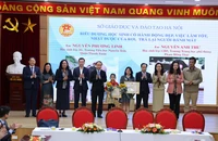 2 học sinh được biểu dương vì hành động đẹp.