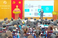 Chuyên gia Trần Khánh Tư đang truyền đạt chuyên đề nâng cao nhận thức AI và Chat GPT.