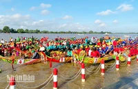 Các đội về dự giải đua ghe Ngo tại Ngày hội Văn hóa, Thể thao và Du lịch đồng bào Khmer tỉnh Kiên Giang lần thứ 16 năm 2024.