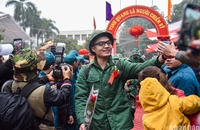 [Ảnh] Xúc động khoảnh khắc ngày tân binh lên đường nhập ngũ