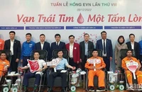 Các đơn vị tham gia chương trình “Tuần lễ hồng EVN”.