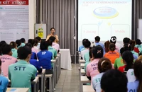 Công an thành phố Cần Thơ tuyên truyền quy định Luật trật tự, an toàn giao thông đường bộ tại Công ty TNHH Taekwang Cần Thơ (phường Phú Thứ, quận Cái Răng).