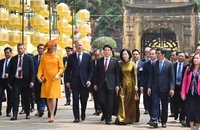 Chủ tịch nước Lương Cường và Phu nhân cùng Nhà vua Vương quốc Bỉ Philippe và Hoàng hậu thăm Hoàng thành Thăng Long.