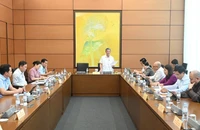Đại biểu Quốc hội thảo luận ở tổ Dự thảo Nghị quyết của Quốc hội về một số cơ chế, chính sách đặc biệt tạo đột phá trong xây dựng và tổ chức thi hành pháp luật. (Ảnh: BÙI GIANG)