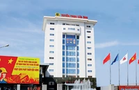 Trụ sở Công ty Tuyển than Cửa Ông được xây dựng khang trang.