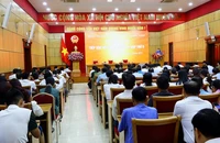 Quang cảnh buổi tiếp xúc cử tri tại thành phố Cẩm Phả, Quảng Ninh.