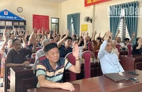 Nhân dân tổ 6, phường Tô Hiệu, thành phố Sơn La biểu quyết nhất trí phương án sắp xếp, tổ chức lại đơn vị hành chính cấp xã.