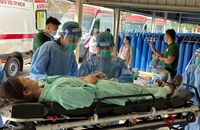 Diễn tập tiếp nhận bệnh nhân mắc Covid-19 trong tình trạng nặng tại Bệnh viện dã chiến số 13 (lúc 14 giờ 30 phút, ngày 16/01/2023).