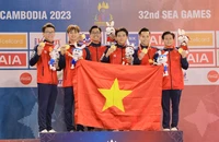 Đội tuyển Thể dục dụng cụ Việt Nam giành Huy chương Vàng SEA Games 32 đầu tiên. (Ảnh: NGỌC DIỆP)