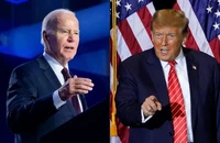 Tổng thống Mỹ Joe Biden (trái) và cựu Tổng thống Donald Trump. (Ảnh: AFP/TTXVN)